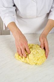 Приготовление блюда по рецепту - Василопита. Шаг 1