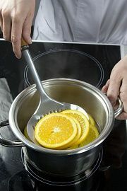 Приготовление блюда по рецепту - Курица, запеченная с апельсинами. Шаг 1