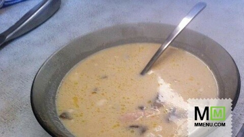 Сырный суп с куриной грудкой и грибами