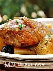 Приготовление блюда по рецепту - Курица в вине с оливками и молодой картошкой. Шаг 4