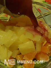 Приготовление блюда по рецепту - Десерт из свежих фруктов. Шаг 4