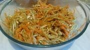Приготовление блюда по рецепту - Салат из огурцов с морковкой по-корейски. Шаг 3