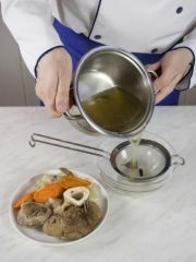 Приготовление блюда по рецепту - Холодец из телячьих ножек. Шаг 3