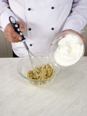 Приготовление блюда по рецепту - Пасхальный пирог с орехами. Шаг 3