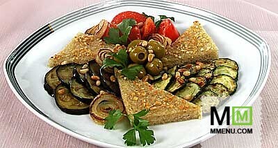 Овощное ассорти с чесночным хлебом Овощное ассорти с чесночным хлебом