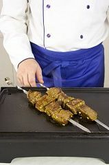 Приготовление блюда по рецепту - Шашлык из говяжьей вырезки с арахисовым соусом. Шаг 3