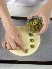 Приготовление блюда по рецепту - Фокачча с оливками. Шаг 3