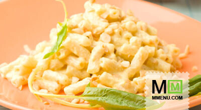 Макароны с перечным соусом и миндалем Макароны с перечным соусом и миндалем