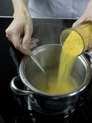 Приготовление блюда по рецепту - Суджук (каша из кукурузной крупы). Шаг 1