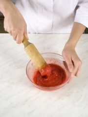 Приготовление блюда по рецепту - Клубничный крем с фисташками. Шаг 1