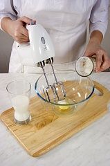 Приготовление блюда по рецепту - Блинчики с ягодами. Шаг 1