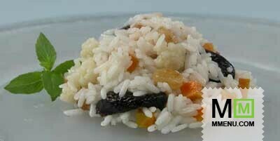 Плов из риса с овощами и фруктами