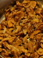 Приготовление блюда по рецепту - Лапти с грибами. Шаг 2