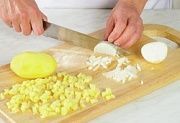 Приготовление блюда по рецепту - Хуплу (пирог со свининой и картофелем). Шаг 4