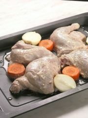 Приготовление блюда по рецепту - Курица жареная. Шаг 3