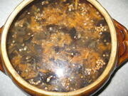 Приготовление блюда по рецепту - Гречневая каша с грибами в горшочке. Шаг 4
