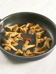 Приготовление блюда по рецепту - Макароны с грибами (2). Шаг 1
