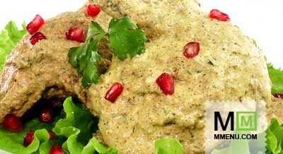 Курица, тушенная с ореховым соусом Курица, тушенная с ореховым соусом