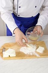 Приготовление блюда по рецепту - Саганаки (закуска из сыра по-гречески). Шаг 2