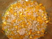 Приготовление блюда по рецепту - Фасолевый суп-пюре с мясом и морковью. Шаг 3
