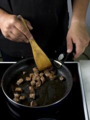 Приготовление блюда по рецепту - Жаркое с грибами в горшочке. Шаг 1