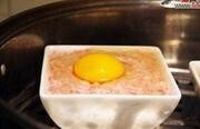 Приготовление блюда по рецепту - паровое мясо с яйцом. Шаг 5