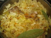 Приготовление блюда по рецепту - Капустная солянка со свиными ребрышками. Шаг 6