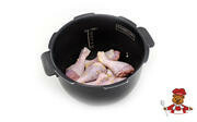 Приготовление блюда по рецепту - Куриные голени с вишней и кедровыми орешками в мультиварке. Шаг 2