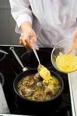 Приготовление блюда по рецепту - Гупта (тефтели) из говядины с яйцом. Шаг 4
