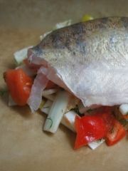 Приготовление блюда по рецепту - Рыба с овощами. Шаг 4