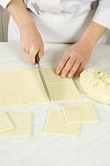 Приготовление блюда по рецепту - Хлеб-роза с сыром и укропом. Шаг 1