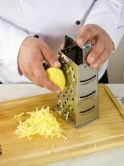 Приготовление блюда по рецепту - Деруны с грибным соусом. Шаг 1