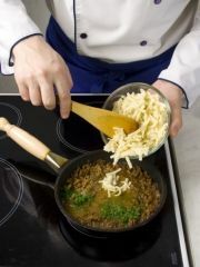 Приготовление блюда по рецепту - Запеканка с макаронами и грибами. Шаг 1