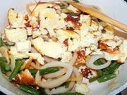 Приготовление блюда по рецепту - Рис с омлетом и кальмарами по-тайски. Шаг 4