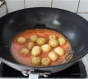 Приготовление блюда по рецепту - Маленький картофель в ананасном соусе. Шаг 6