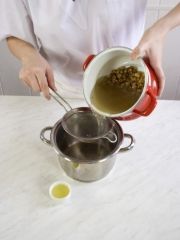 Приготовление блюда по рецепту - Напиток из изюма. Шаг 2