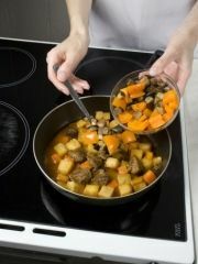 Приготовление блюда по рецепту - Рагу из баранины (6). Шаг 3