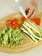 Приготовление блюда по рецепту - Овощное ассорти в томатной заливке"Ностальгия". Шаг 1