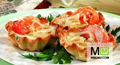 Маленькие пироги с помидорами Маленькие пироги с помидорами
