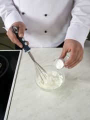 Приготовление блюда по рецепту - Ягоды со сметаной. Шаг 2