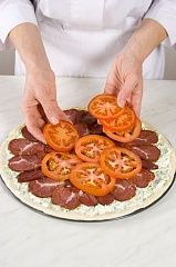 Приготовление блюда по рецепту - Пицца с брезаолой. Шаг 4