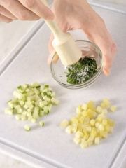 Приготовление блюда по рецепту - Окрошка мясная (2). Шаг 3
