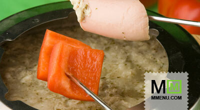 Фондю с сосисками и майораном Фондю с сосисками и майораном