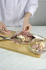 Приготовление блюда по рецепту - Рыба молочная фаршированная. Шаг 3