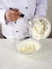 Приготовление блюда по рецепту - Аливенць (творожная запеканка). Шаг 3