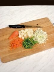 Приготовление блюда по рецепту - Суп молочный с овощами (4). Шаг 1