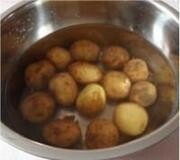 Приготовление блюда по рецепту - Маленький картофель в ананасном соусе. Шаг 1