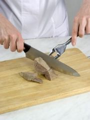 Приготовление блюда по рецепту - Суп из говядины с курагой. Шаг 2