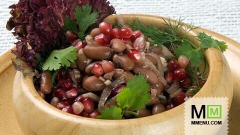 Салат из фасоли с ореховой заправкой и гранатом Салат из фасоли с ореховой заправкой и гранатом
