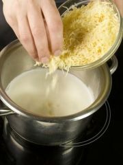 Приготовление блюда по рецепту - Запеканка сырная. Шаг 1